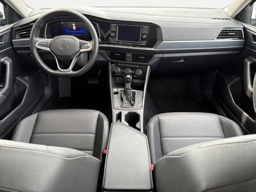 Deep Black Pearl Effect 2024 Volkswagen Jetta 1.5T SE