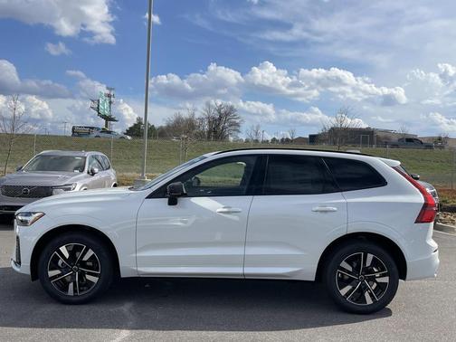 2026 Volvo XC60 B5 Core