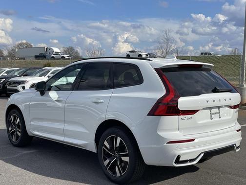 2026 Volvo XC60 B5 Core