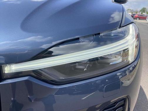 2025 Volvo XC60 Plug-In Hybrid T8 Ultra