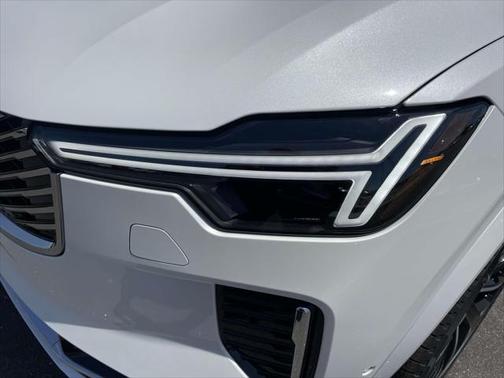 2025 Volvo XC90 Plug-In Hybrid T8 Plus 7-Seater