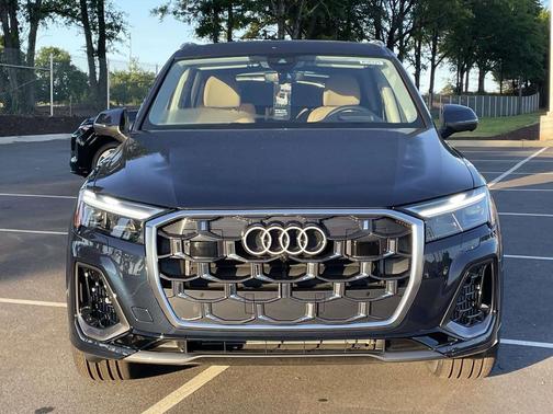 Waitomo Blue Metallic 2026 Audi Q7 55 Prestige