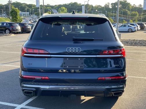 Waitomo Blue Metallic 2026 Audi Q7 55 Prestige