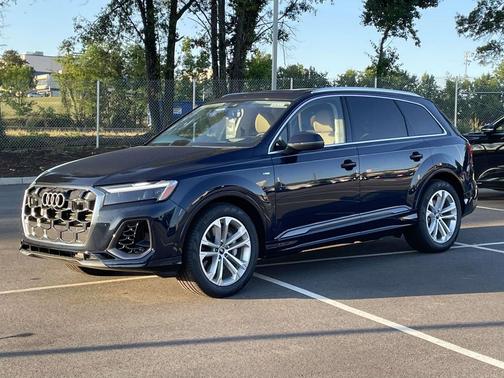 Waitomo Blue Metallic 2026 Audi Q7 55 Prestige