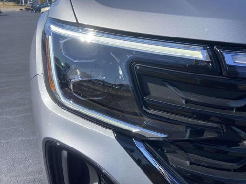 2025 Volkswagen Atlas Cross Sport 2.0T SE