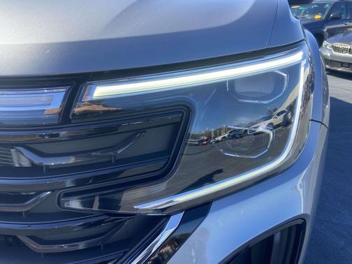 2025 Volkswagen Atlas Cross Sport 2.0T SE