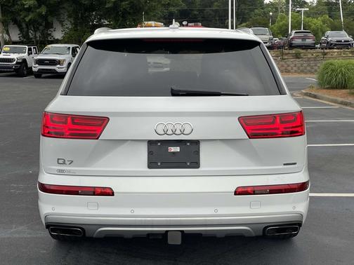 Glacier White Metallic 2019 Audi Q7 45 Premium Plus