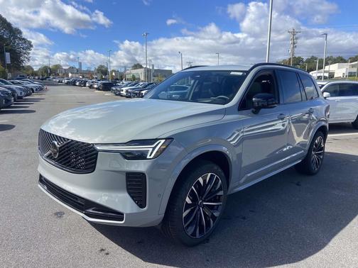 2026 Volvo XC90 B6 Ultra Dark Theme 6-Seater