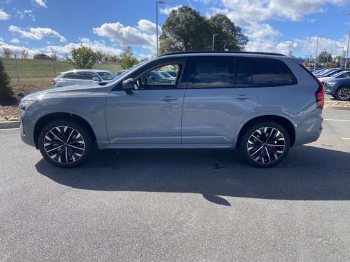 2026 Volvo XC90 B6 Ultra Dark Theme 6-Seater