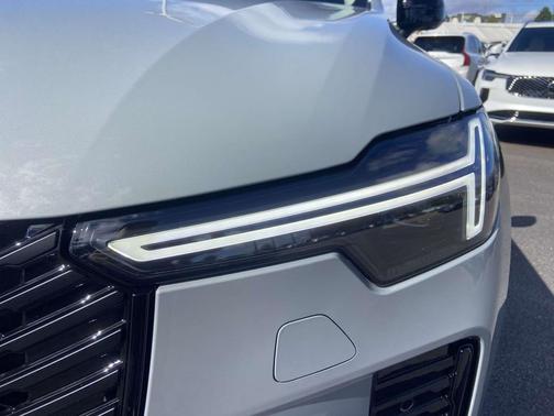 2026 Volvo XC90 B6 Ultra Dark Theme 6-Seater