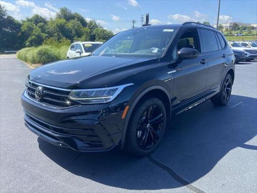2024 Volkswagen Tiguan 2.0T SE R-Line Black