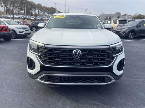 2025 Volkswagen Atlas Cross Sport 2.0T SE w/Technology 4MOTION