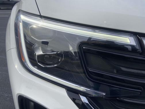 2025 Volkswagen Atlas Cross Sport 2.0T SE w/Technology 4MOTION