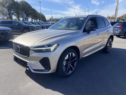 2026 Volvo XC60 B5 Plus