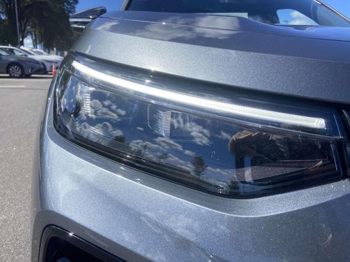 2025 Volkswagen Tiguan 2.0T SE R-Line Black