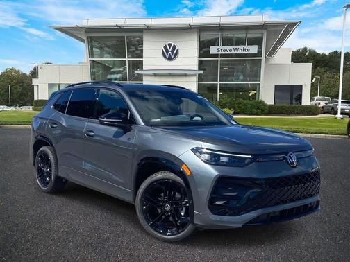 2025 Volkswagen Tiguan 2.0T SE R-Line Black