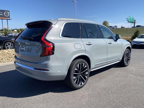 2026 Volvo XC90 B6 Plus 7-Seater
