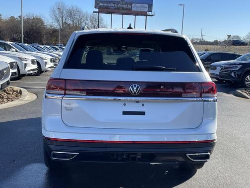 White 2026 Volkswagen Atlas 2.0T SE w/Technology