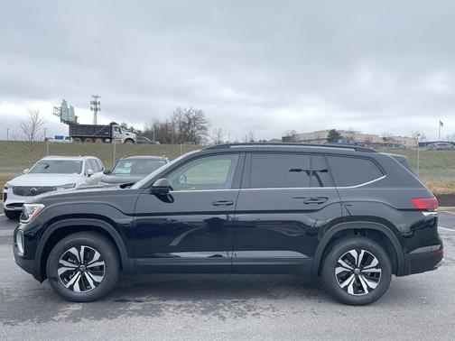 deep black pearl 2026 Volkswagen Atlas 2.0T SE
