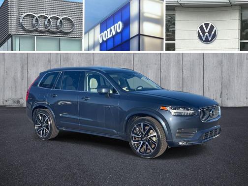 2022 Volvo XC90 T6 Momentum