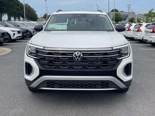 Opal White 2026 Volkswagen Atlas Peak Edition