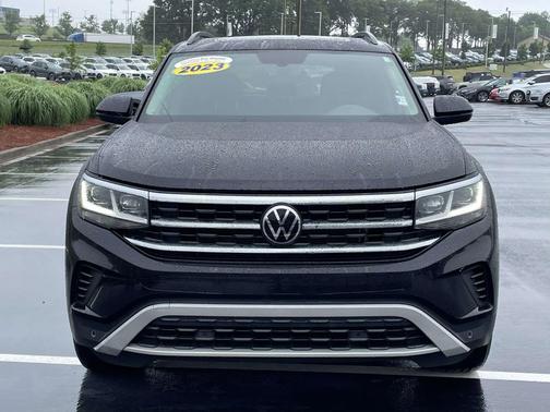 Deep Black Pearl 2023 Volkswagen Atlas 2.0T SE w/Technology