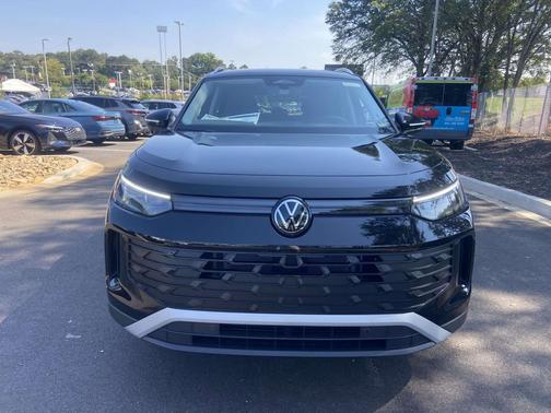 2025 Volkswagen Tiguan 2.0T SE 4MOTION