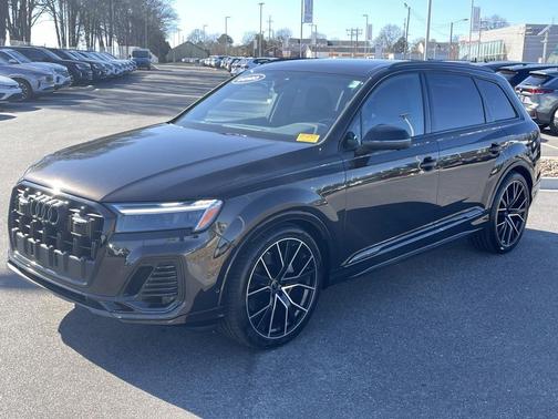 2025 Audi Q7 55 Premium Plus