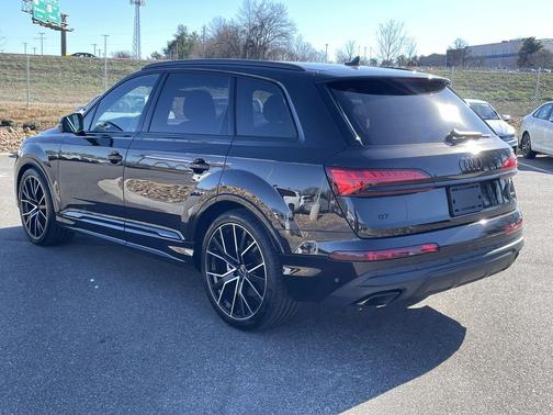2025 Audi Q7 55 Premium Plus