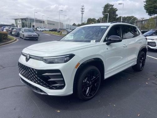 2025 Volkswagen Tiguan 2.0T SE R-Line Black 4MOTION