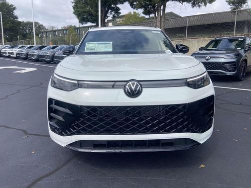 2025 Volkswagen Tiguan 2.0T SE R-Line Black 4MOTION