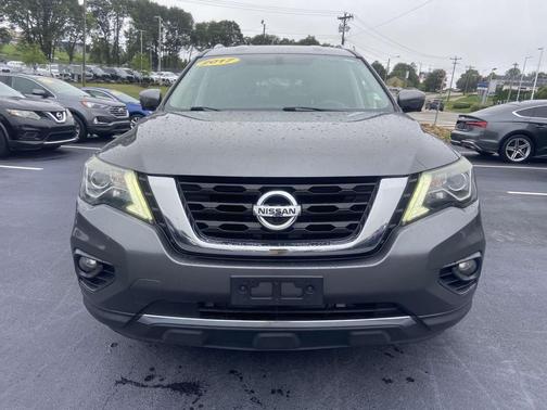 2017 Nissan Pathfinder SL
