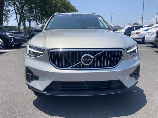 2025 Volvo XC40 B5 Plus Bright Theme
