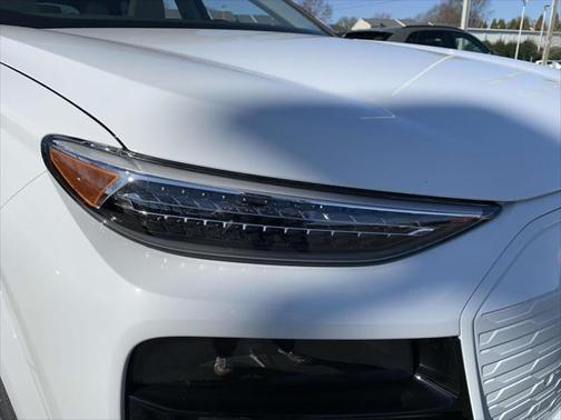 2025 Audi Q6 e-tron Premium Plus quattro