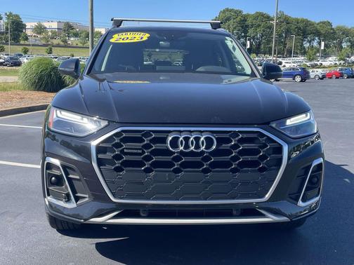 Mythos Black Metallic 2023 Audi Q5 45 S line Premium