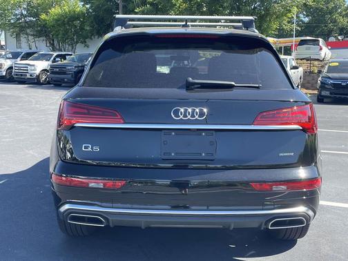 Mythos Black Metallic 2023 Audi Q5 45 S line Premium