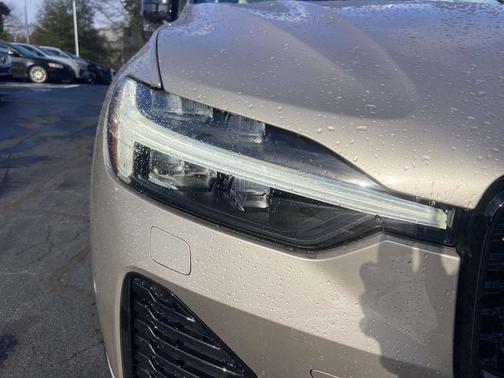 2025 Volvo XC60 B5 Ultra