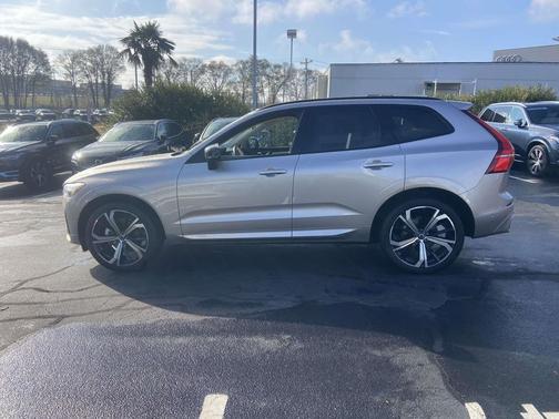 2025 Volvo XC60 B5 Ultra