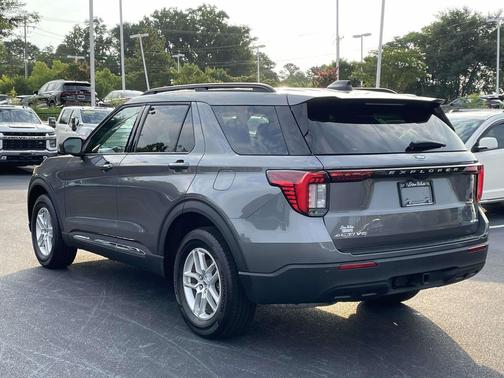 Carbonized Gray Metallic 2025 Ford Explorer Active