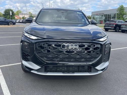 Mythos Black Metallic 2026 Audi Q3 TFSI quattro S tronic