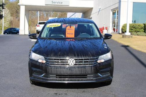 Deep Black Pearl 2017 Volkswagen Passat 1.8T SE