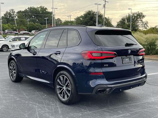 Tanzanite Blue II Metallic 2021 BMW X5 M50i