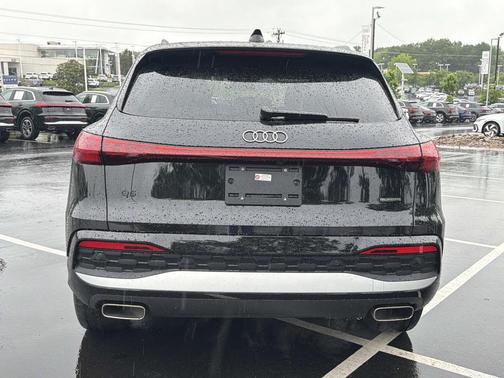 Mythos Black Metallic 2025 Audi Q5 Premium Plus TFSI quattro S tronic