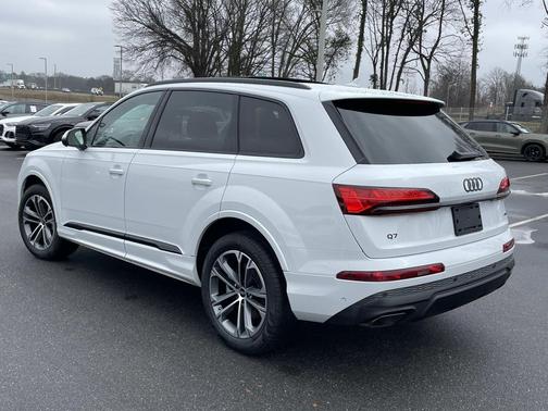 2026 Audi Q7 45 Premium