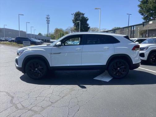 2025 Volkswagen Atlas Cross Sport 2.0T SE w/Technology 4MOTION