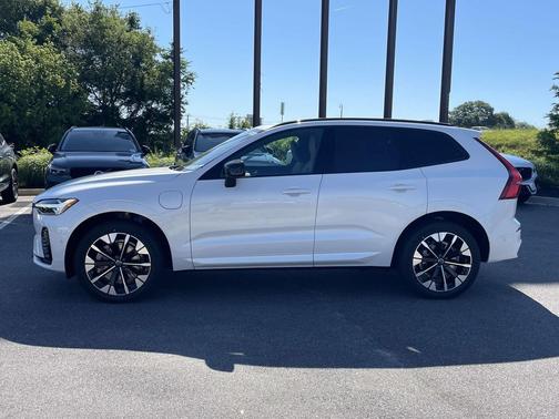 Crystal White Metallic 2026 Volvo XC60 Plug-In Hybrid Plus, T8 AWD Electric/Gasoline, Dark