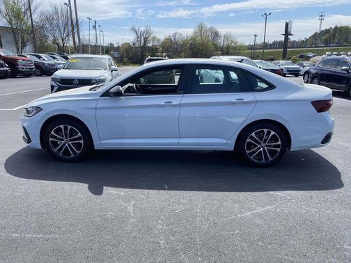 Pure White 2025 Volkswagen Jetta 1.5T Sport