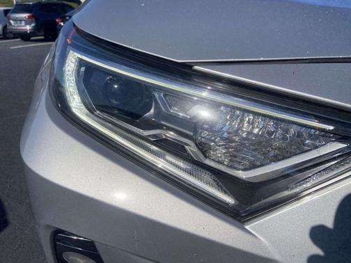 2019 Toyota RAV4 Hybrid SE