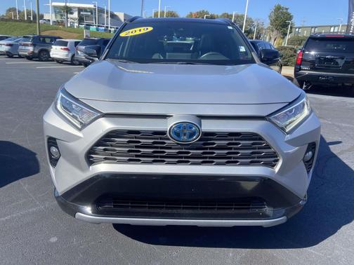 2019 Toyota RAV4 Hybrid SE