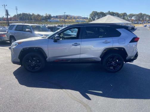 2019 Toyota RAV4 Hybrid SE